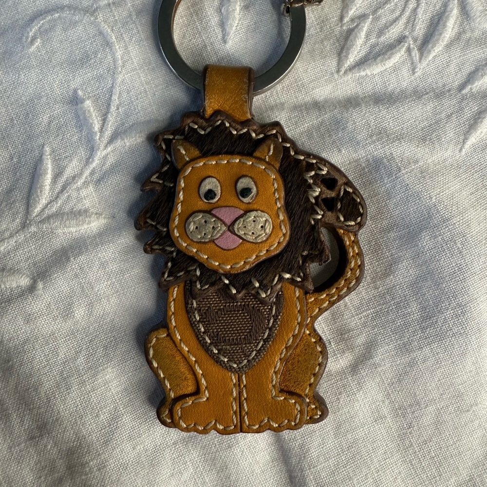 Vintage Coach signature leather lion key chain fob